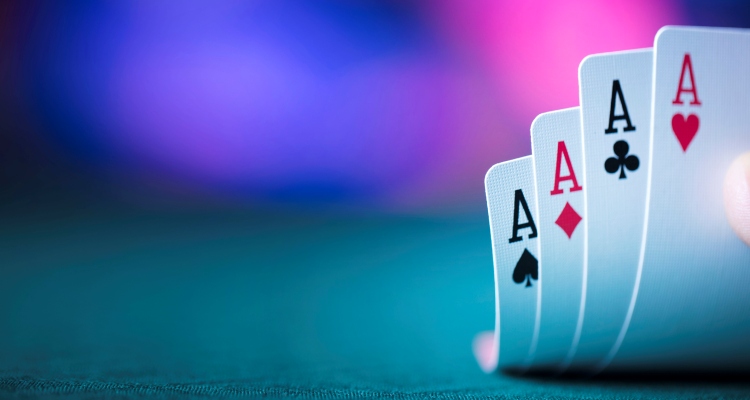 The Benefits Offered by Online Poker Games Legal